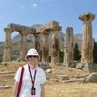 P009 Massive columns, but they didn't look that big when one stands far away from them...