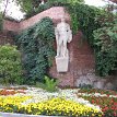 P019 inscriptions on statue - Furchtlos Und Treu - meaning Fearless and Faithful... beautiful Schlossberg Park