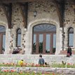 IMG_7210 Kondiaronk Belvedere, a semicircular plaza with a chalet, overlooking downtown Montreal. Built in 1906, it is named for the Huron chief Kondiaronk, who signed a...