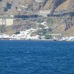 P007d5 ... close-up view of the funicular and the winding donkey path going up to Fira...